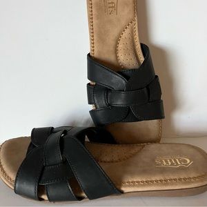 Cliffs by White Mountain NWT 9M